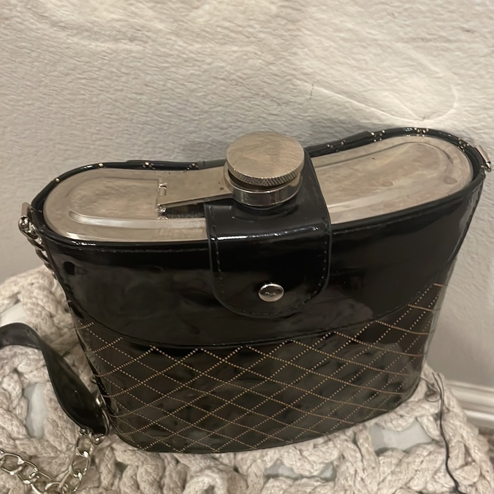 Flask purse - Picture 2 of 5